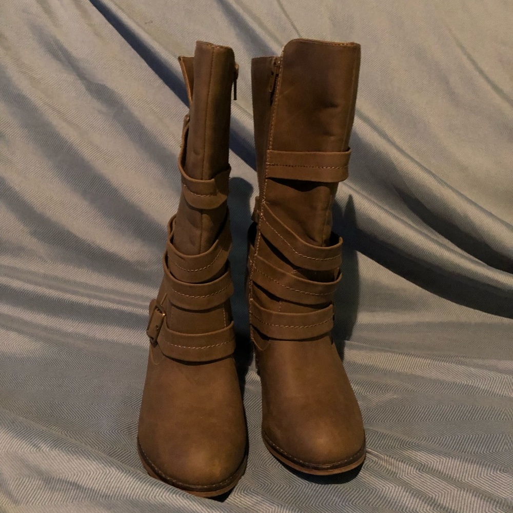 Apt 9, 7 1/2 boots